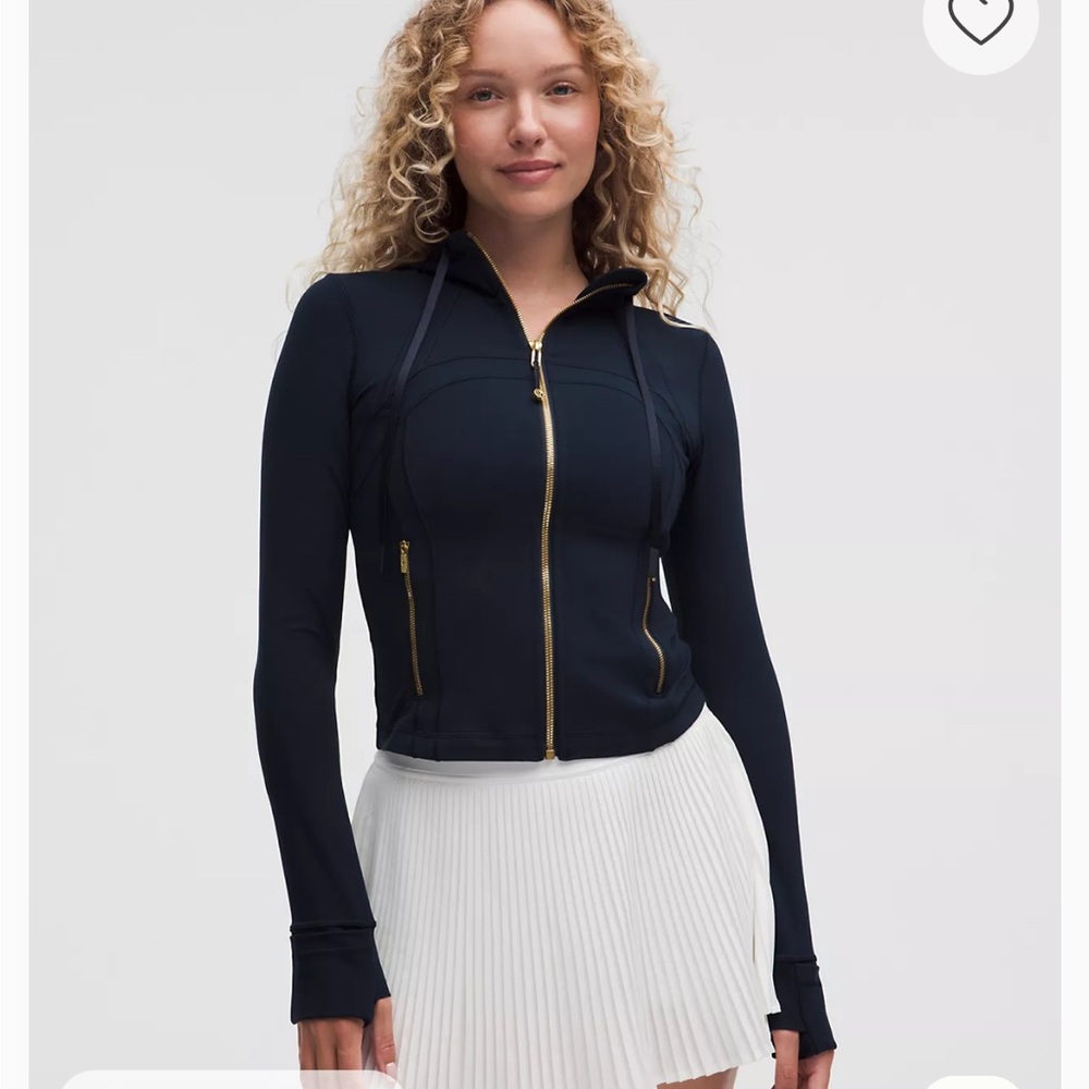 BRAND NEW Define Cropped Hooded Jacket Nulu Size 6